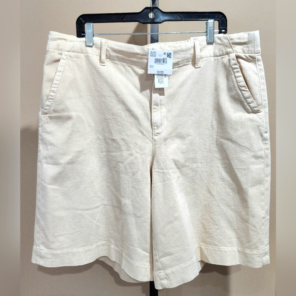 NWT American Eagle Outfitters's 11" Stretch High-Waisted Trouser Shorts Size 16